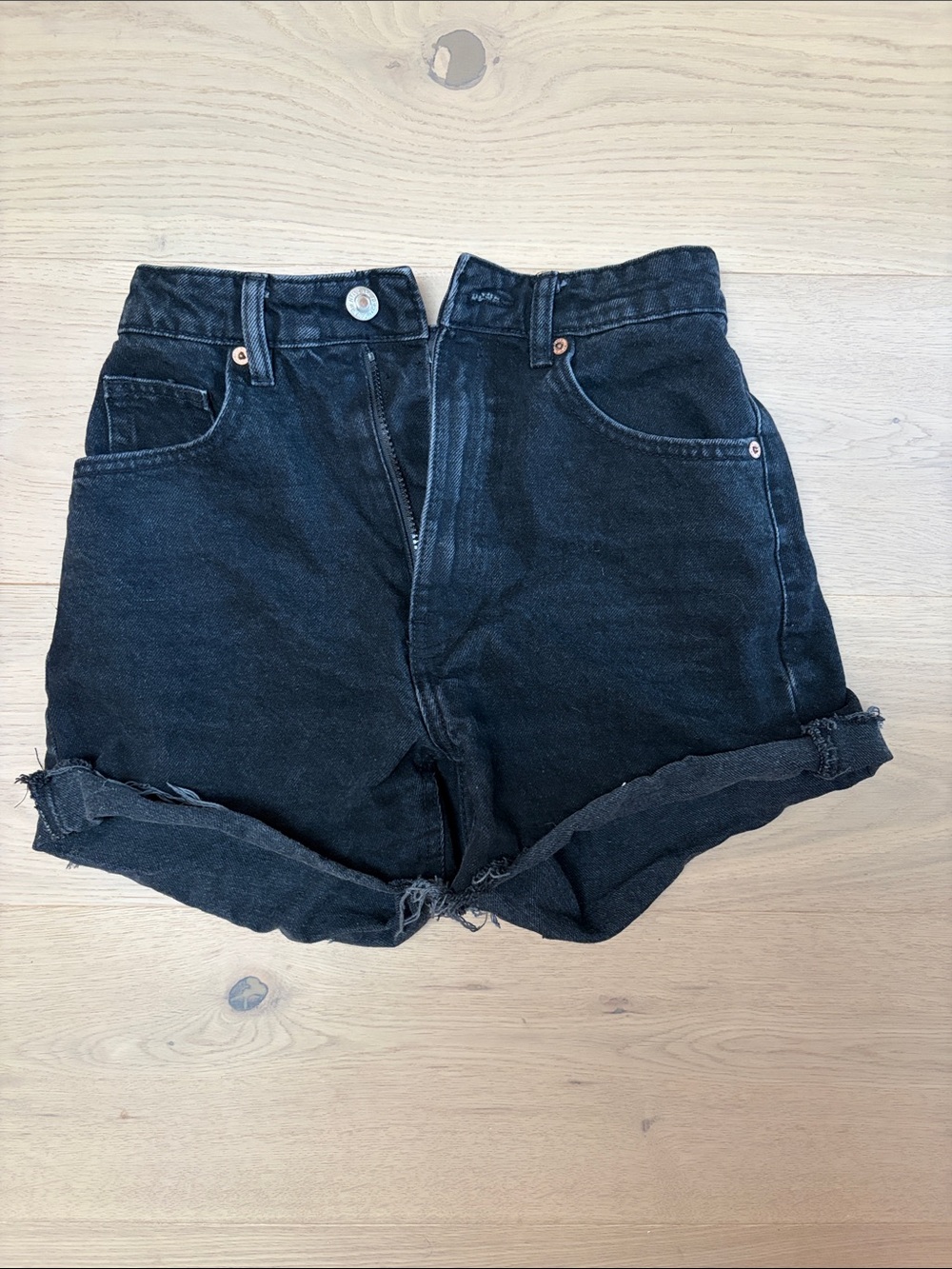 Zara Black High-Rise Rolled-Hem Denim Shorts